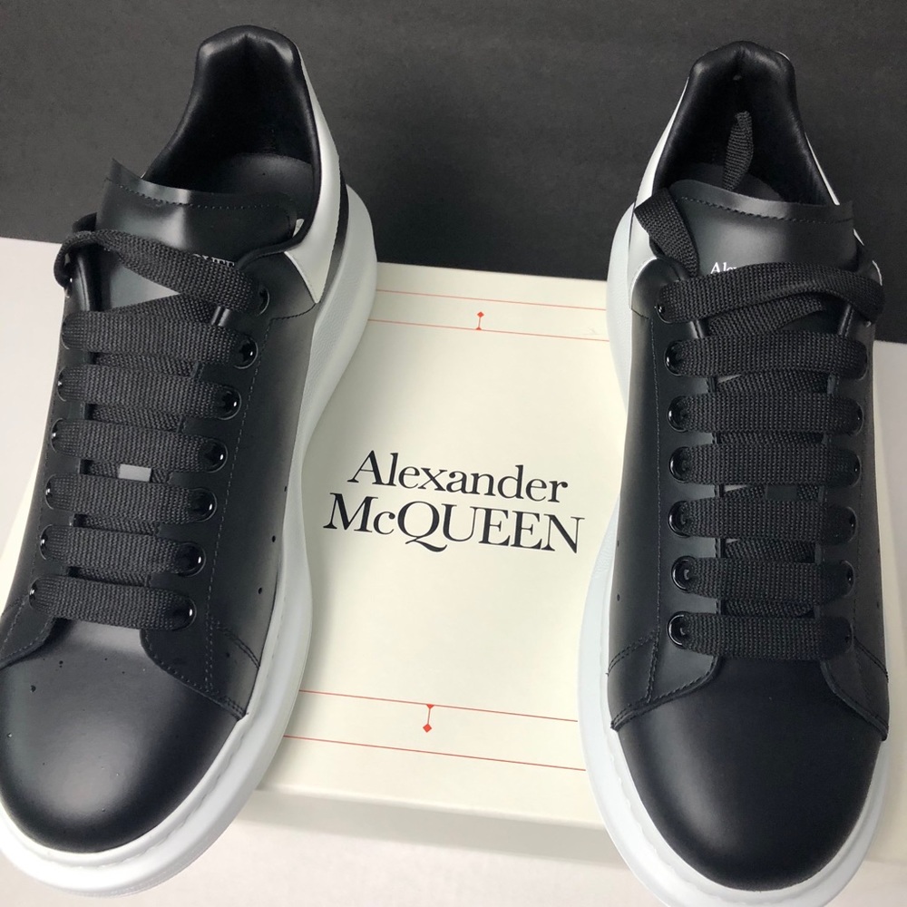 I’m selling these brand new Alexander mqueens
